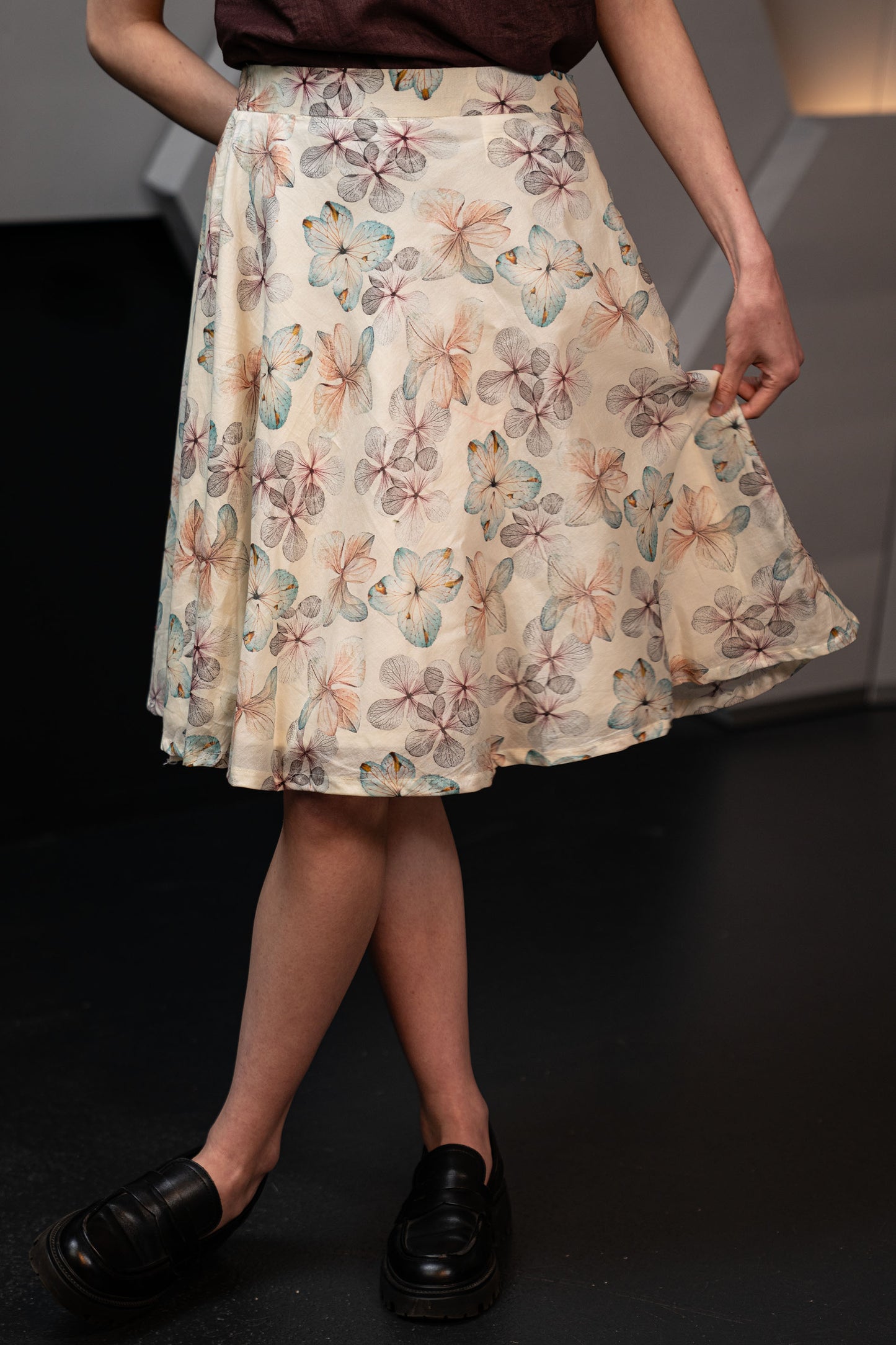 Cotton Silk Floral Knee Length Skirt