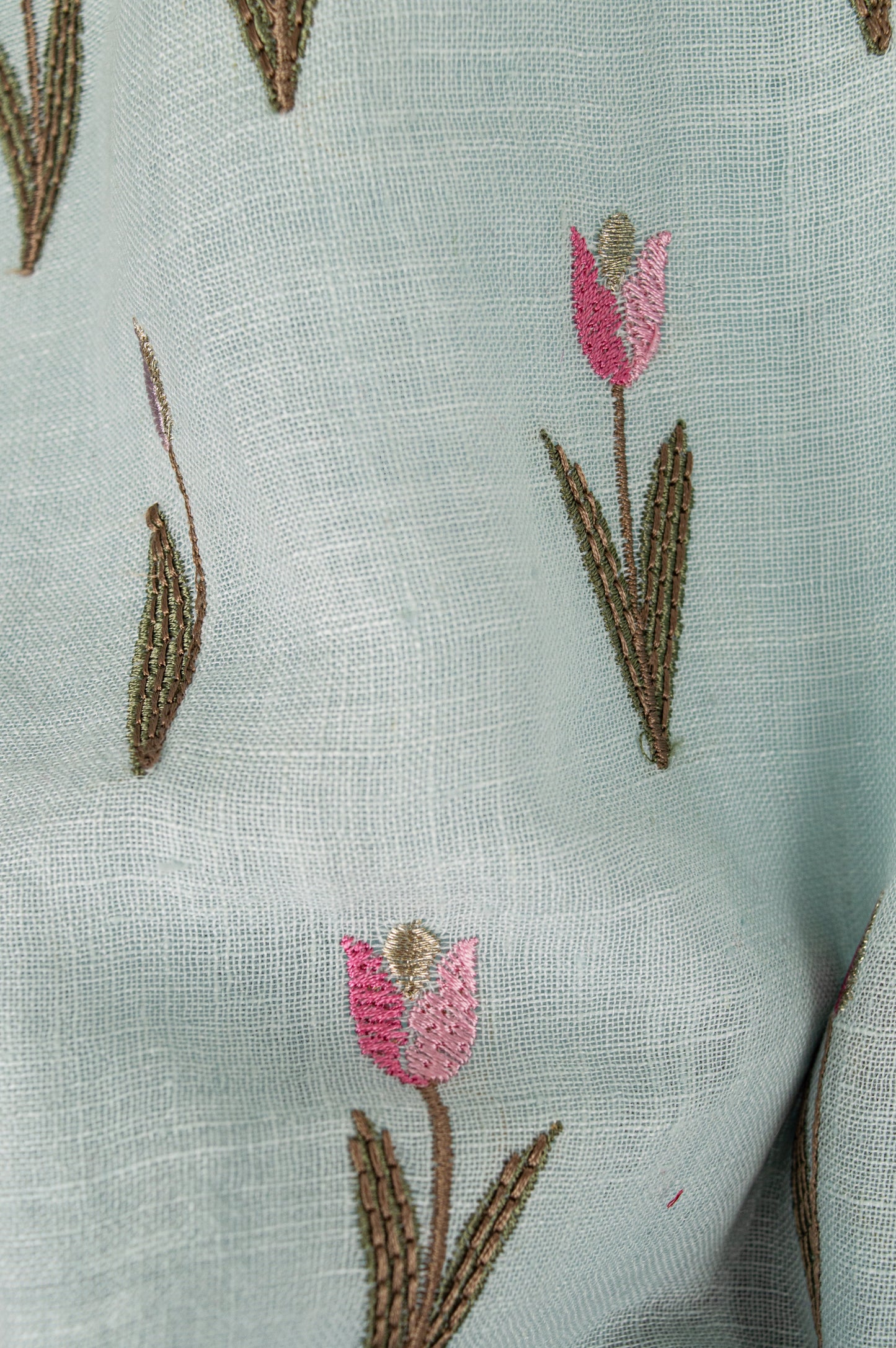 Tulip Embroidered Pure Linen Top – Soft Blue Summer Bloom