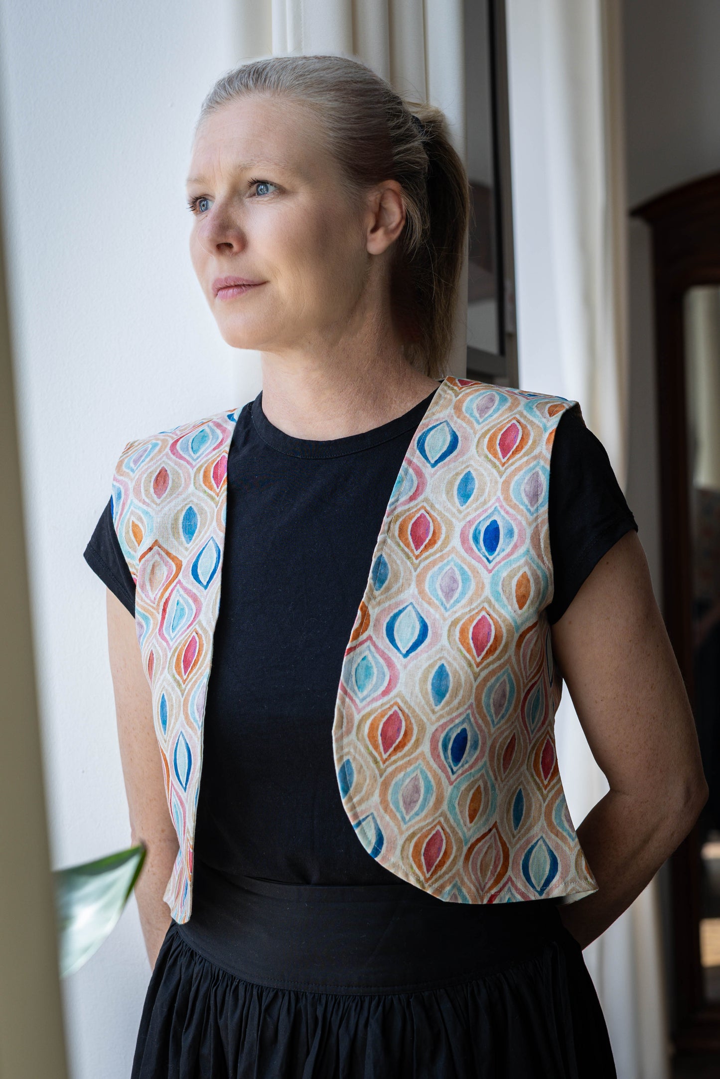 Artful Teardrop Cotton-Linen Vest – Light, Bold & Breezy