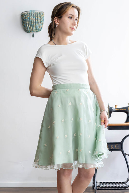 Pure organza silk skirt in light green with elastic waist