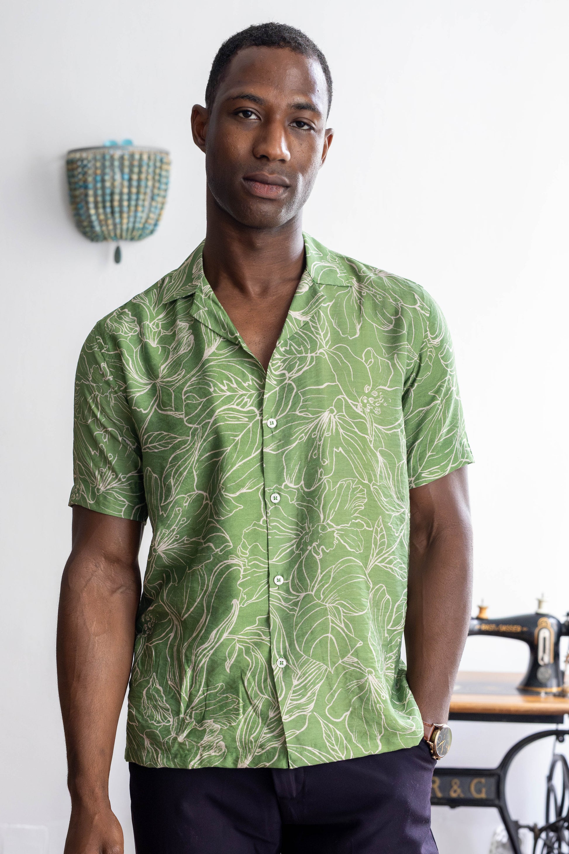 Glossy green floral print shirt in pure cotton linen